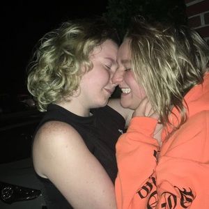 Meet your Posher, Chloe